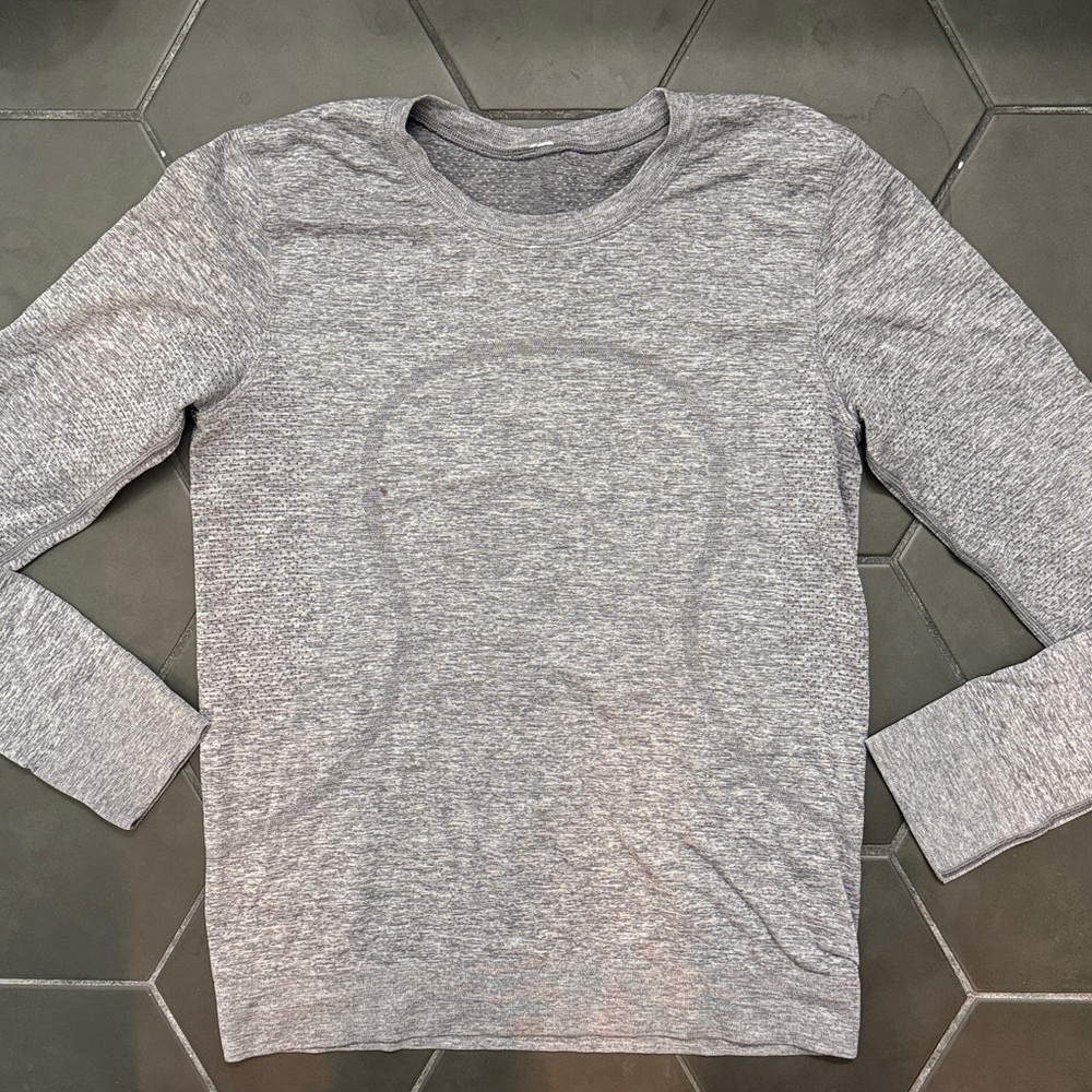 Women’s Lulu Lemon Swiftly tech Long Sleeve Shirt - Size 4